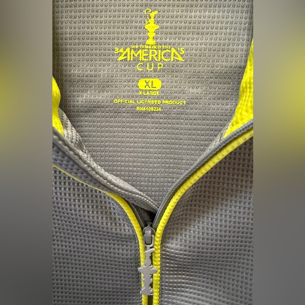 2013 America's Cup quarter zip